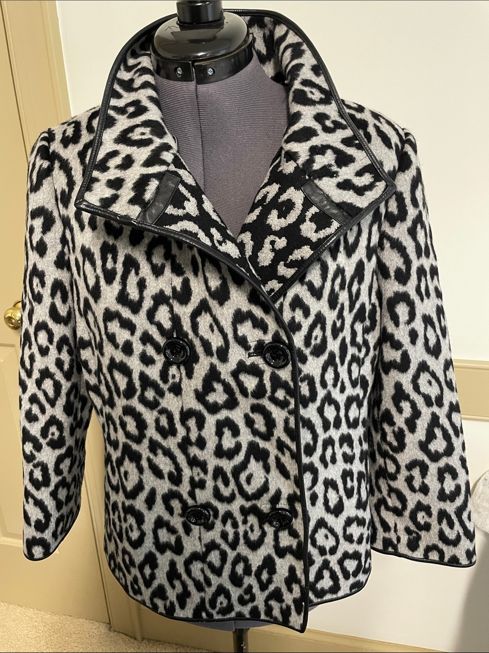 Per Se Women’s Black & Grey Leopard Print Double-Breasted Wool Peacoat